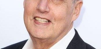 Jeffrey Tambor gościnnie w 4 sezonie 