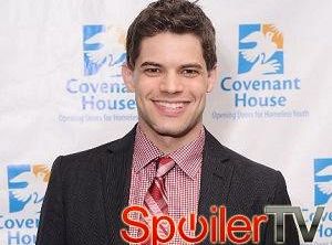 Jeremy Jordan gościnnie w 2 sezonie Elementary jako [spoiler] Joan