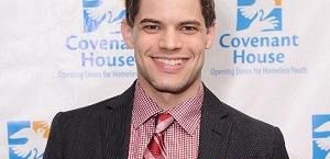 Jeremy Jordan gościnnie w 2 sezonie 