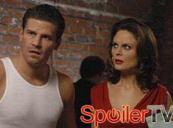 Emily Deschanel zapowiada powrót [spoiler] i [spoiler] w 9 sezonie Kości