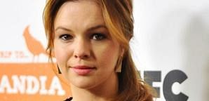 Amber Tamblyn zagra córkę Charliego w 