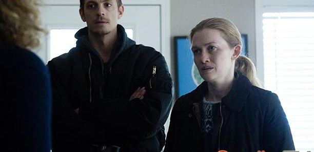 Mireille Enos o finale 3 sezonu “Dochodzenie”: Nie wiem jaką inną decyzję mogłaby podjąć Sarah