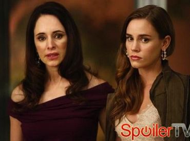 Amanda żyje, Charlotte idzie do kościoła (?!) w usuniętej scenie z 2 sezonu Zemsty