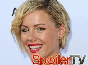 Kathleen Robertson zamelduje sie w Bates Motel