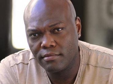 Dana Davis i Peter Macon w odcinku pilotowym Syfy High Moon