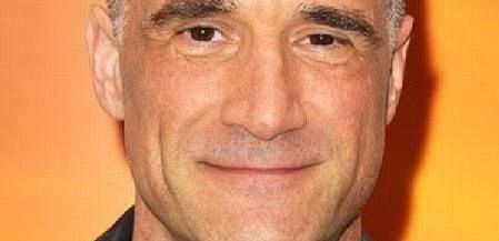 Elias Koteas dołącza do 