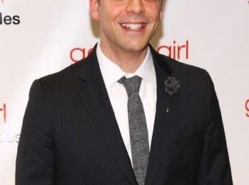 Joshua Safran rozwija 2 dramaty Royal i Social Circle