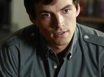 Ian Harding ze Słodkich kłamstewek: Ezra to nie socjopata