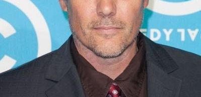 Paul Johansson gościnniee w 2 sezonie 