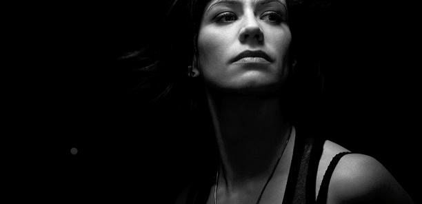 Maggie Siff o następnym kroku Tary po wybuchowej premierze 6 sezonu 