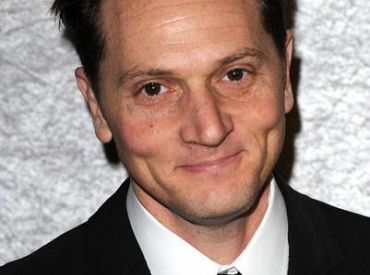Matt Ross pojawi się gościnnie w 2 sezonie Revolution