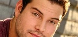 Max Adler i Sandra Bernhard będą powracać w 3 sezonie 