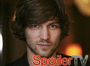 Michiel Huisman, Peter Outerbridge i Ari Millen w 2 sezonie Orphan Black