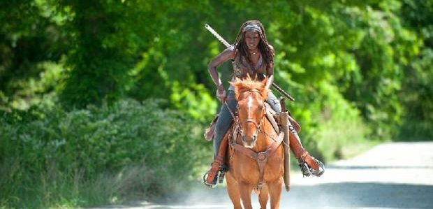 Michonne śpieszy na bitwę w 