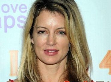 Cynthia Watros wystąpi w odcinku pilotowym Finding Carter