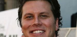 Hayes MacArthur i Josh Peck zagrają w odcinku pilotowym 