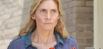 Elizabeth Mitchell o wyciętych pieszczotach w 