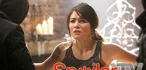 Daniella Pineda  z 