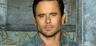 Charles Esten z 