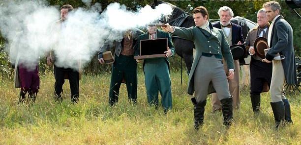 Pierwsze spojrzenie: Klaus i Elijah celują do siebie z broni w 1820 roku w 