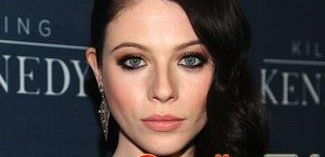 Michelle Trachtenberg gościnnie w napakowanym akcją świątecznym odcinku 