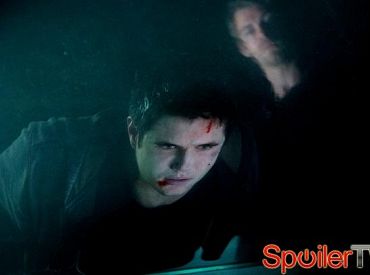 Robbie Amell o trójkącie, powrocie [spoiler] i praktycznie martwym Stephenie w Tomorrow People