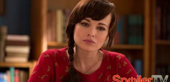 Ashley Rickards z 