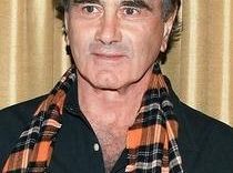 Dan Hedaya jako ojciec Danny'ego w Świecie według Mindy