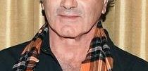 Dan Hedaya jako ojciec Danny'ego w 