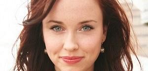 Elyse Levesque zagra w 