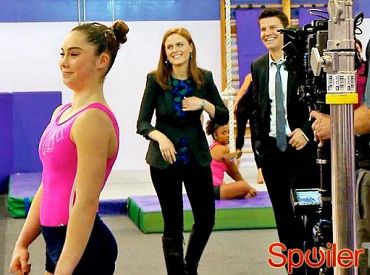 Olimpijska medalistka McKayla Maroney w gościnnym występie w Kościach