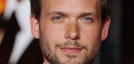 Patrick J. Adams gościnnie w 2 sezonie 