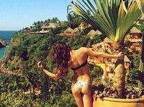 Lea Michele z Glee umieszcza swoje zdjęcie w skąpej bikini