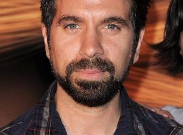 Joshua Gomez pojawi się gościnnie w Crazy Ones