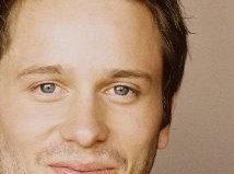 Tyler Ritter z główną rolą w odcinku pilotowym The McCarthys