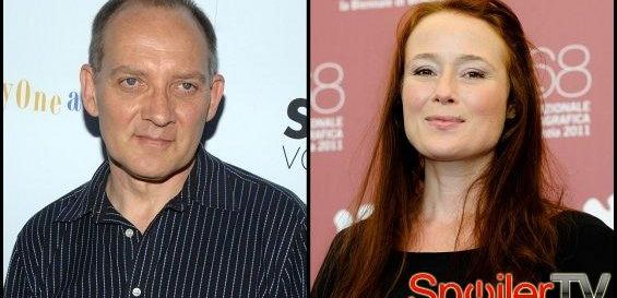 Zach Grenier i Jennifer Ehle gościnnie w 