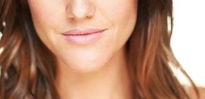 Erinn Hayes zagra w odcinku pilotowym 