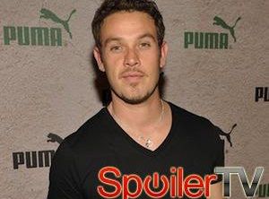 Kevin Alejandro zagra w Clementine