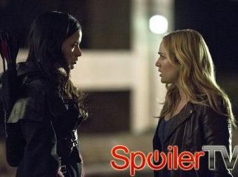 Post Mortem: Szefowie Arrow o [spoiler] Sary, historii Felicity i konfliktach w zespole