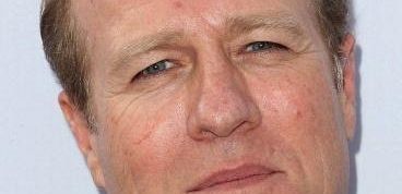 Gregg Henry został awansowany do stałej obsady w 4 sezonie 