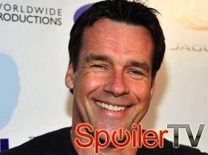 David James Elliott zagra w odcinku pilotowym Here’s Your Damn Family