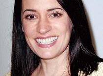 Paget Brewster zagra w odcinku pilotowym Saint Francis