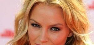 Becki Newton zagra w odcinku pilotowym 