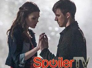 Aimee Teegarden z Star-Crossed o przepaści między Romanem i Emery, a także ważnym zwrocie akcji