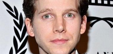 Stark Sands, Meg Steedle, Emma Dumont i Jake Picking dołączają do 