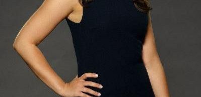 Katie Lowes ze 