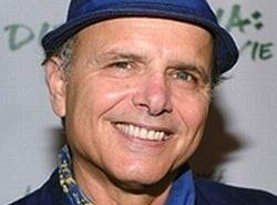 Joe Pantoliano zagra w odcinku pilotowym More Time With Family