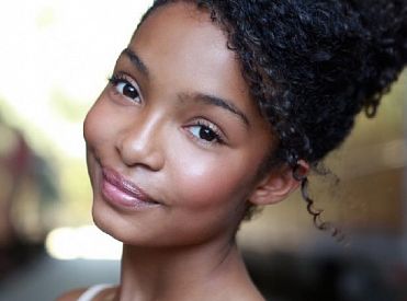 Yara Shahidi zagra w odcinku pilotowym Anthony'ego Andersona