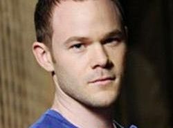 Aaron Ashmore zagra w odcinku pilotowym Agatha