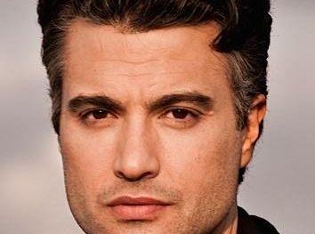 Jaime Camil w odcinku pilotowym Jane the Virgin
